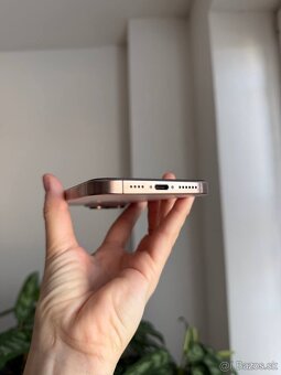 iPhone 16 pro max zlatý , 256gb - 3