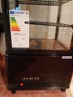 Chladiaca vitrína 78L - 3