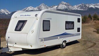 Obytny prives Hobby 540 KMFE - solarny panel, mover - 3