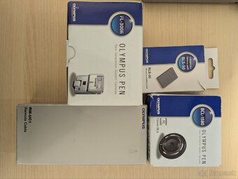 Olympus PEN E-PL9 + externý blesk, spúšť, 2 batérie - 3