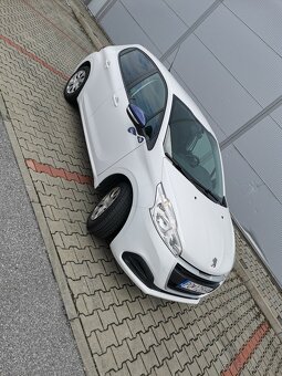 Peugeot 208 - 3