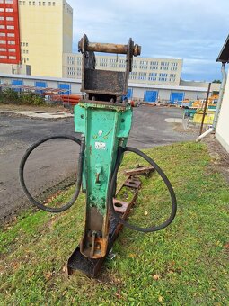 Kladivo Montabert 900 - 3