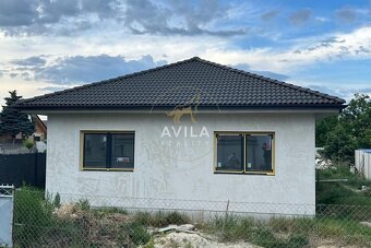 NA PREDAJ: 4izbový rodinný dom bungalov na pozemku 500m2 - V - 3
