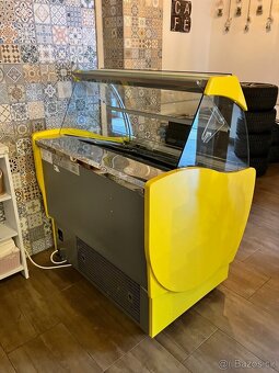 Zmrzlinová vitrína JUKA - 3