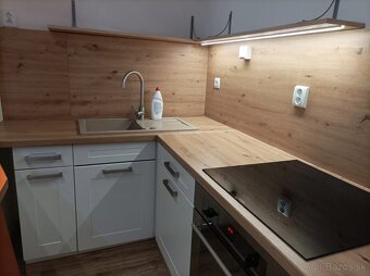 1-izbový veľký byt na prenájom blízko centra mesta - 3