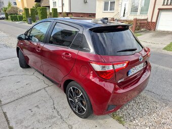 Predám TOYOTA YARIS 1.5 HYBRID SELECTION - 3