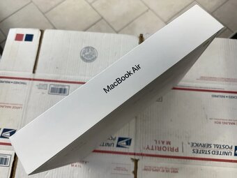 💻 Apple MacBook Air 13" (2025) – M4 Čip | 16 GB RAM | 256 G - 3