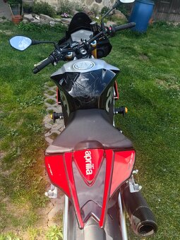 Aprilia Tuono 1100 V4 Factory 2018 - 3