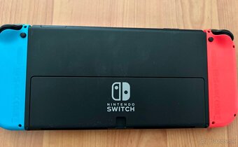 Nintendo Switch OLED + 256 GB karta + extra Joy-Cony - 3
