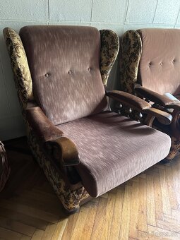 Gauč, postel a skriňa - 3