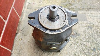 Predám hydraulické čerpadlo - 3