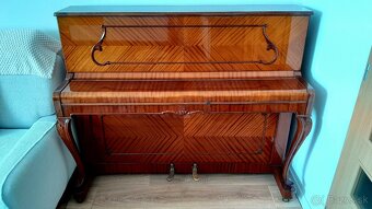 Pianíno (klavír)  - Petrof  Chippendale. - 3