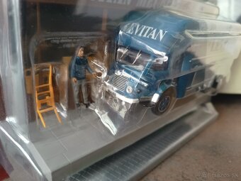 1:43 Renault ,dioráma - 3