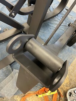 Nautilus lat pull down - 3