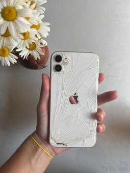 iPhone 11 - 3