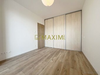 Malacky centrum- nový, slnečný 2i byt + garáž - 3
