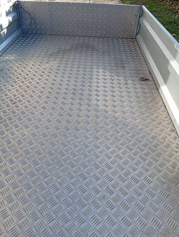 Predám Prívesný vozík v záruke.do 750kg - 3