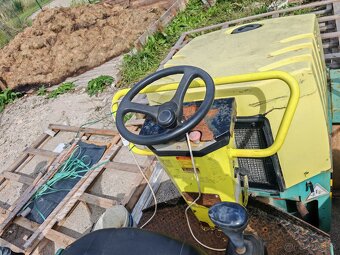 Vibračný cestný valec - 3