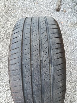 225/45 R17 - 3