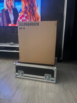 Allen & Heath QU-16 CHROME - 3