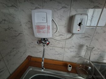 Kuchynská linka s prietokovym ohrievačom - 3