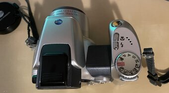 Predam Minolta DiMAGE Z2 digitálni fotoaparát - 3