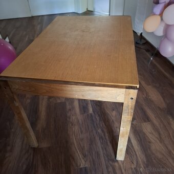 Starsi jedalensky roztahovaci stol - 3