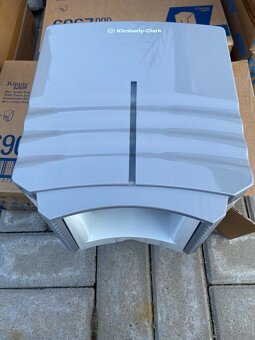 Nove držiaky na servitky a wc papier - 3