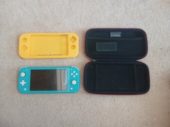 Nintendo switch lite tyrkysove s prislušenstvom a hrami - 3