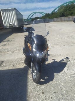 Suzuki Burgman AN 400 - 3