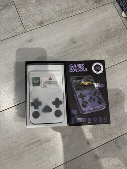 Retro Gaming Herna Konzola - R36S - 3