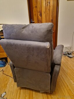 Predám elektrické kreslo - armchair, lazy boy za 150eur - 3