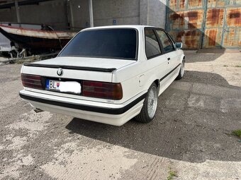BMW E30 coupe - 3