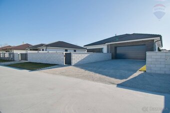 Na predaj: 4 izbový rodinný dom s garážou, pozemok 753m2, Vy - 3