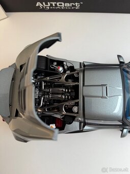 Hennessey Venom GT Autoart Signature 1:18 - 3