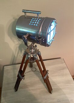 Dizajnová tripod lampa - 3