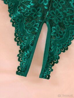KRASNE ČIPKOVANE BODY S OTVOROM…M-L…NOVE - 3