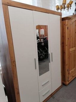 skrina so zrkadlom - 3