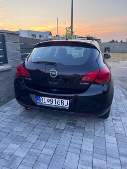 Predám Opel Astra 1.4 Turbo 140k Enjoy - 3