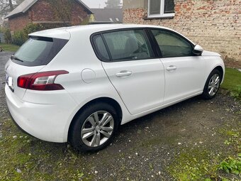 Peugeot 308 1.2 i 81kw, r.11/2015, klima, poškozen motor - 3