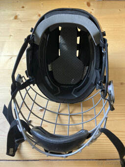 Predám hokejovú prilbu Bauer IMS 5.0, veľkosť M - 3