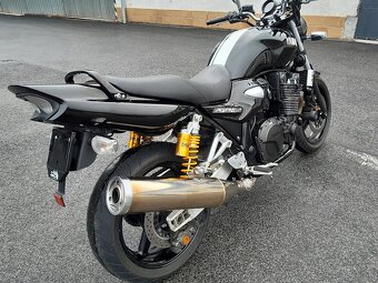 YAMAHA  XJR1300 - 3
