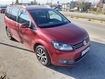 Volkswagen Touran 2.0 TDI Highline - 3