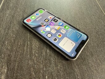 Apple iPhone XR 64 GB v bielej farbe White - 3