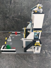 Lego 7744 Policajná stanica - 3