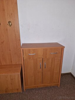 chodbový vešiak - 3