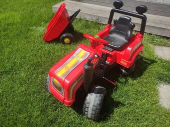 Slapaci traktor + LED svetla a smerovky + vlecka - 3