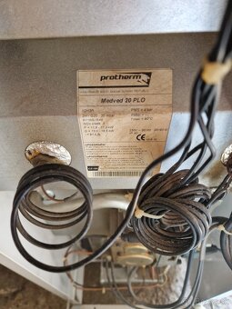 Predám funkčný používaný plynový kotol Protherm Medved 20PLO - 3