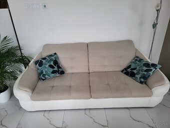 Predávam 2 gauče + stolík - 3