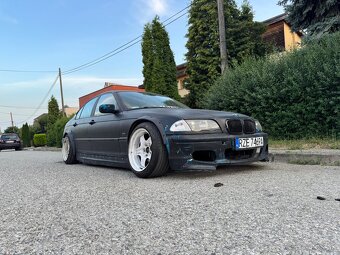 BMW E46 323i street drift - 3